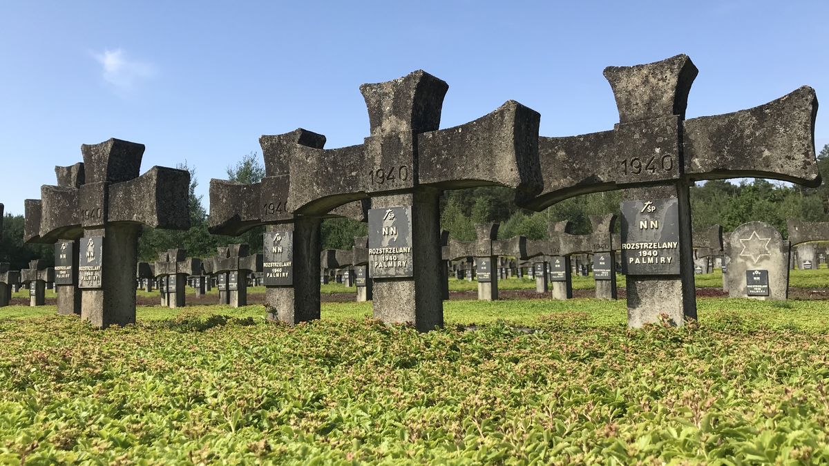 Na péči o válečné hroby v zahraničí chce dát Česko pět milionů, do Ruska nic